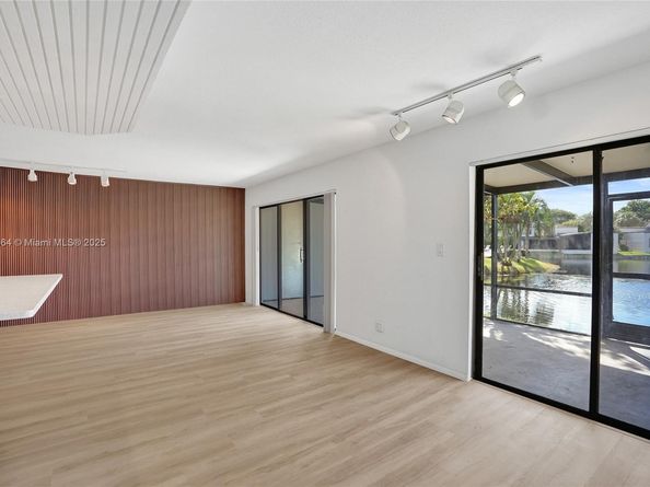 958 Mockingbird Ln 511, Plantation FL 33324