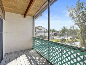 958 Mockingbird Ln 511, Plantation FL 33324