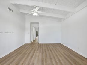 958 Mockingbird Ln 511, Plantation FL 33324