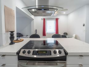 711 85th St, Miami Beach FL 33141