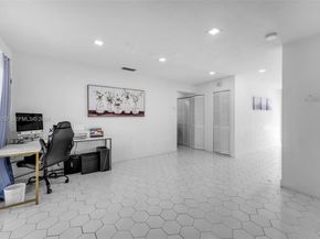 2023 SW 99th Ave, Miami FL 33165