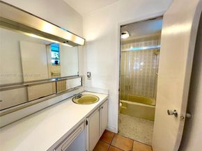 1658 Bay Rd 203, Miami Beach FL 33139