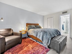 220 Lakeview Dr 308, Weston FL 33326