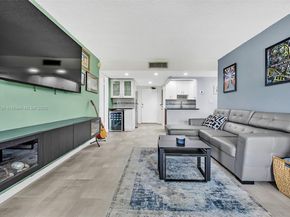 220 Lakeview Dr 308, Weston FL 33326