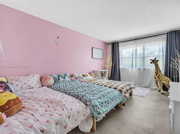 220 Lakeview Dr 308, Weston FL 33326