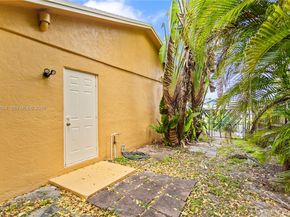 7690 SW 7th Ct, North Lauderdale FL 33068