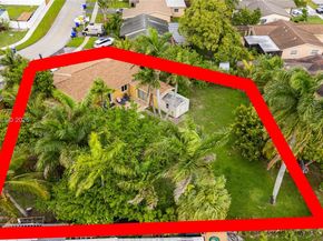 7690 SW 7th Ct, North Lauderdale FL 33068