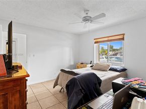 7690 SW 7th Ct, North Lauderdale FL 33068