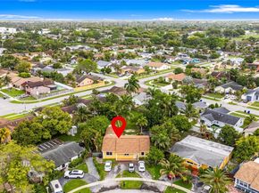7690 SW 7th Ct, North Lauderdale FL 33068