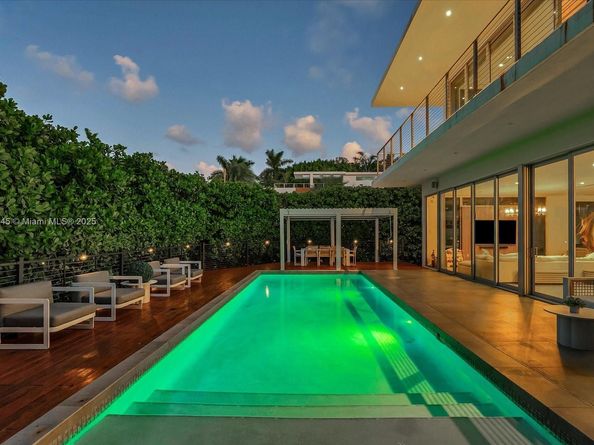 201 Palm Ave, Miami Beach FL 33139