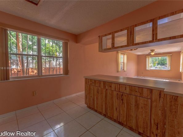 4230 SW 10th St, Miami FL 33134