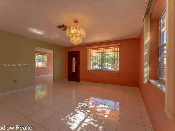 4230 SW 10th St, Miami FL 33134