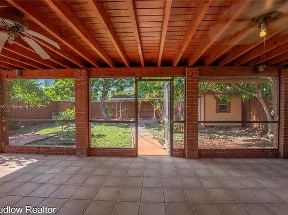 4230 SW 10th St, Miami FL 33134