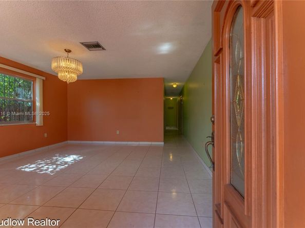 4230 SW 10th St, Miami FL 33134