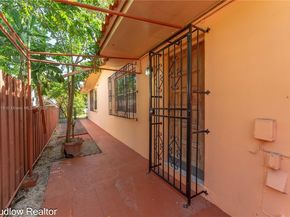 4230 SW 10th St, Miami FL 33134
