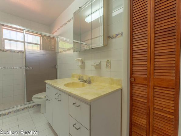 4230 SW 10th St, Miami FL 33134