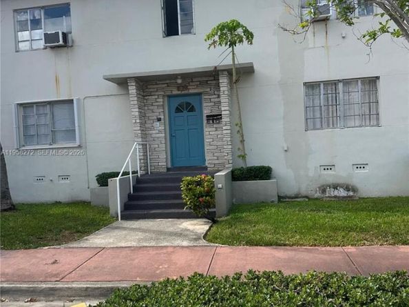 Undisclosed Address #A11958272, Miami Beach FL 33141