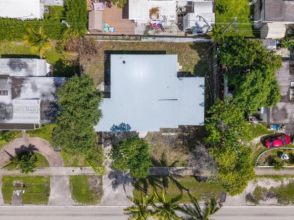5701 SW 41st St, West Park FL 33023
