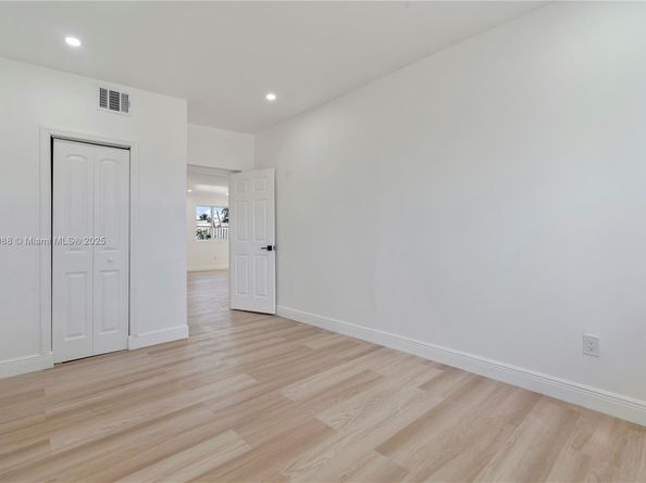5701 SW 41st St, West Park FL 33023