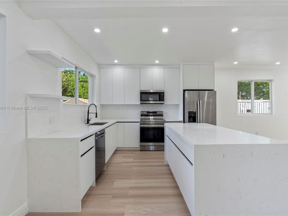 5701 SW 41st St, West Park FL 33023