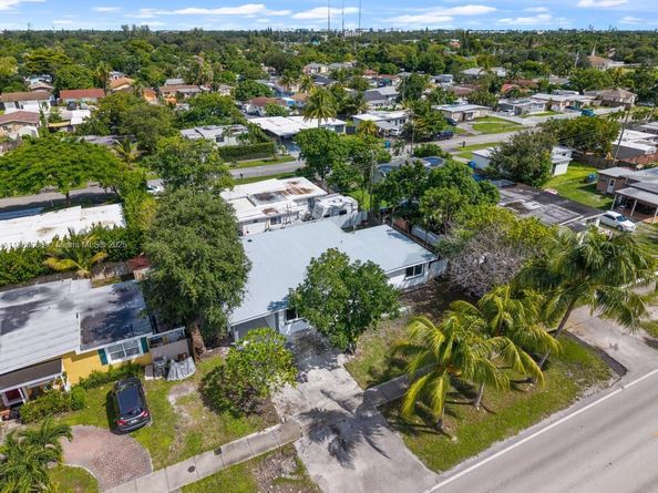 5701 SW 41st St, West Park FL 33023