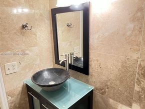 6800 Cypress Rd 101, Plantation FL 33317