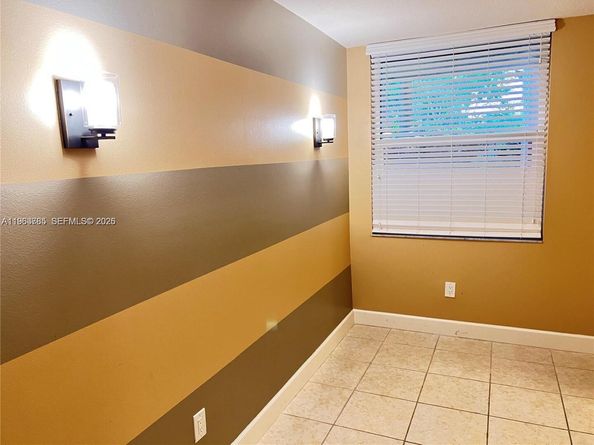 6800 Cypress Rd 101, Plantation FL 33317