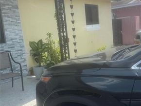 125 W 14th St, Hialeah FL 33010