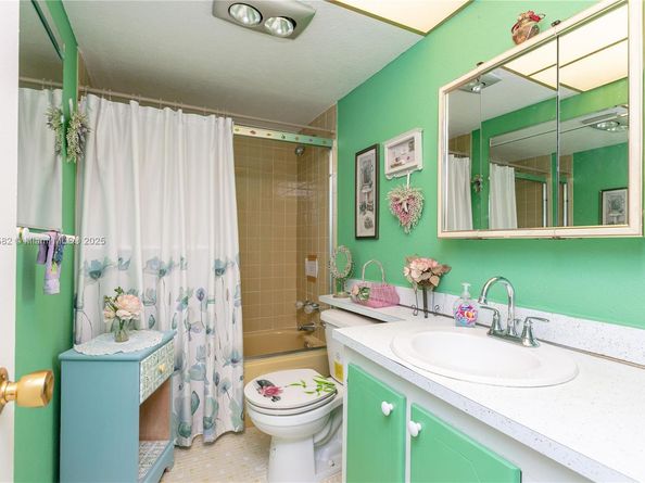 1001 NE 14th Ave 107, Hallandale Beach FL 33009