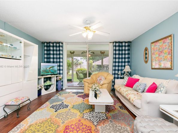 1001 NE 14th Ave 107, Hallandale Beach FL 33009