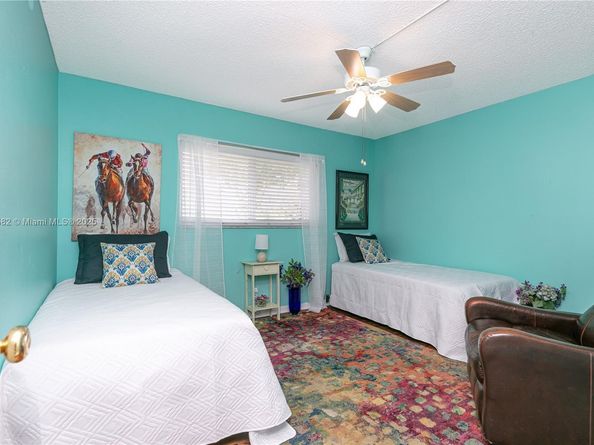 1001 NE 14th Ave 107, Hallandale Beach FL 33009