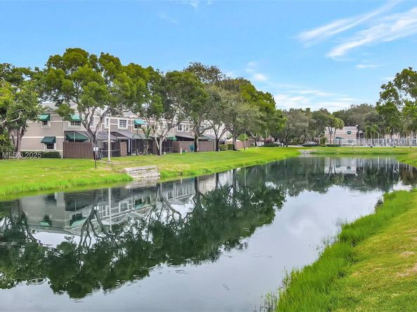 5207 SW 122nd Ter, Cooper City FL 33330