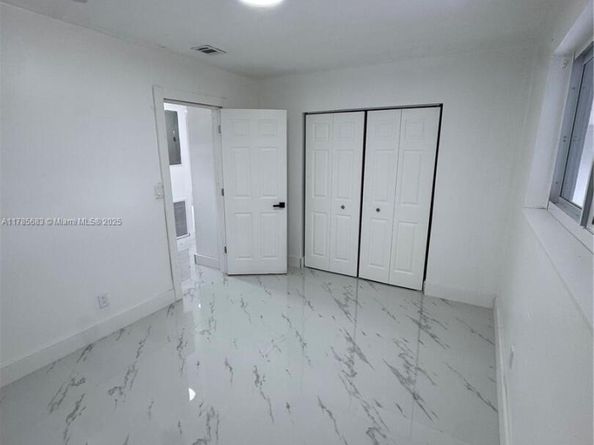 18420 NW 42nd Ave, Miami Gardens FL 33055