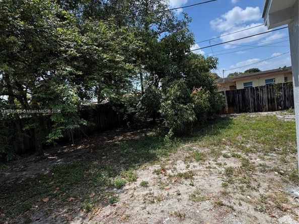 18420 NW 42nd Ave, Miami Gardens FL 33055