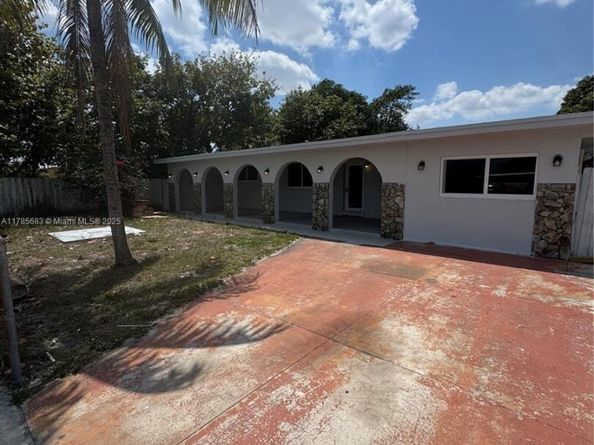 18420 NW 42nd Ave, Miami Gardens FL 33055