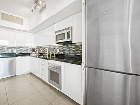 92 SW 3rd St 3809, Miami FL 33130