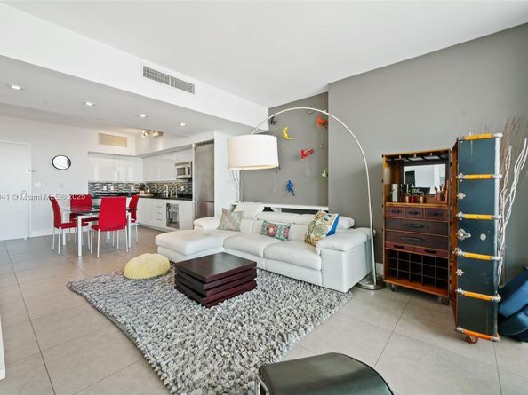 92 SW 3rd St 3809, Miami FL 33130