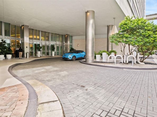 92 SW 3rd St 3809, Miami FL 33130