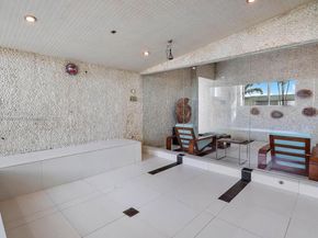 92 SW 3rd St 3809, Miami FL 33130