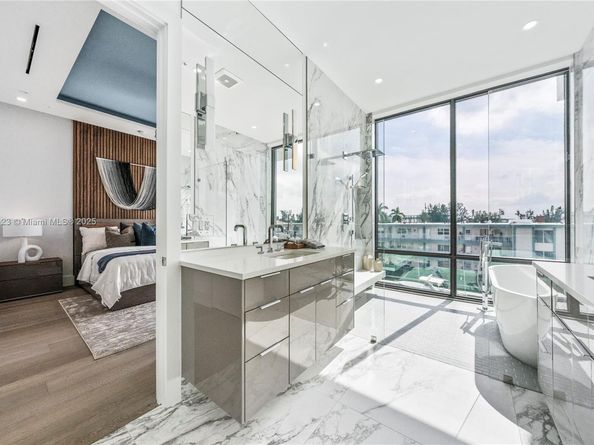 4098 NE 167 St 9, North Miami Beach FL 33160