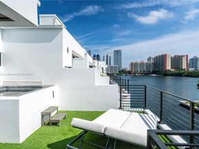 4098 NE 167 St 9, North Miami Beach FL 33160