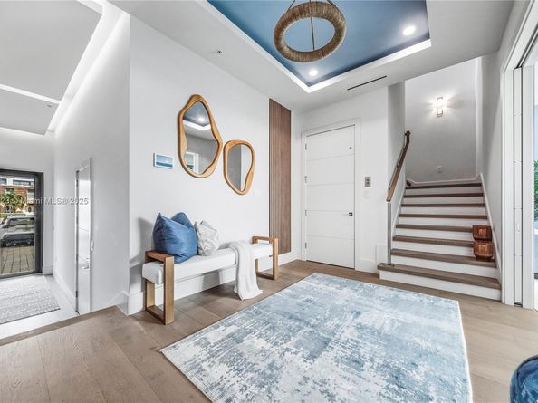 4098 NE 167 St 9, North Miami Beach FL 33160