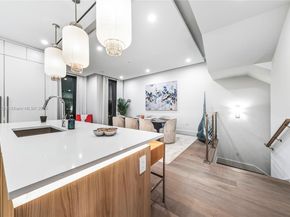 4098 NE 167 St 9, North Miami Beach FL 33160