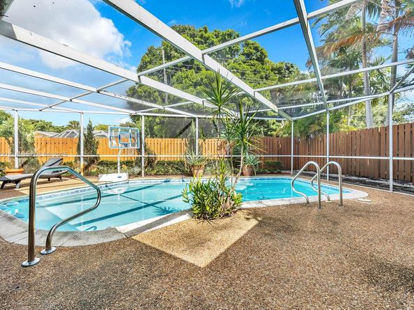3439 Cleveland St, Hollywood FL 33021