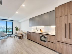 580 72nd 1004, Miami Beach FL 33141