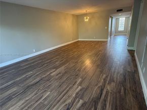 302 Lakeview Dr 204, Weston FL 33326