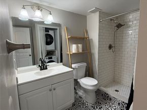 302 Lakeview Dr 204, Weston FL 33326