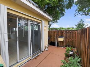 7332 Bay Hill Dr, Hialeah FL 33015