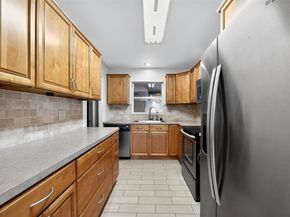 7332 Bay Hill Dr, Hialeah FL 33015