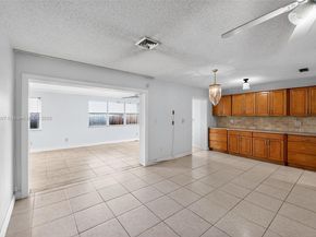 7332 Bay Hill Dr, Hialeah FL 33015